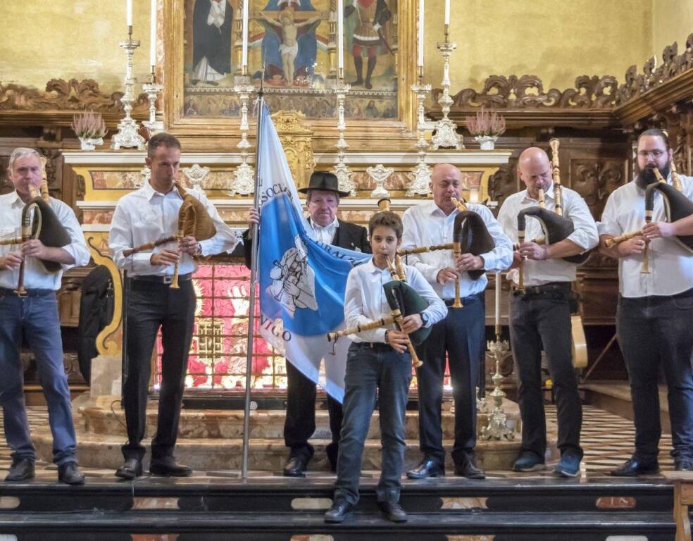 Baghet, gaita, cornamusa e musette: alla SS. Trinità di Casnigo fra musica e preghiera