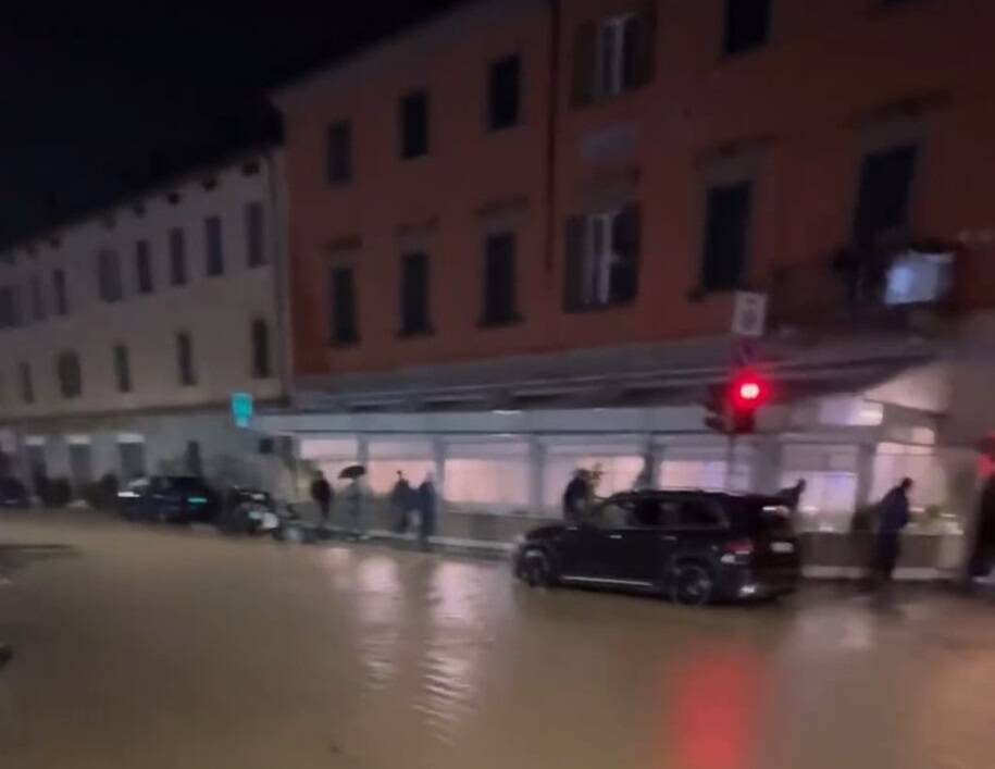 Maltempo, piogge intense su Bergamo: in via Baioni e Maironi torna l’incubo allagamenti