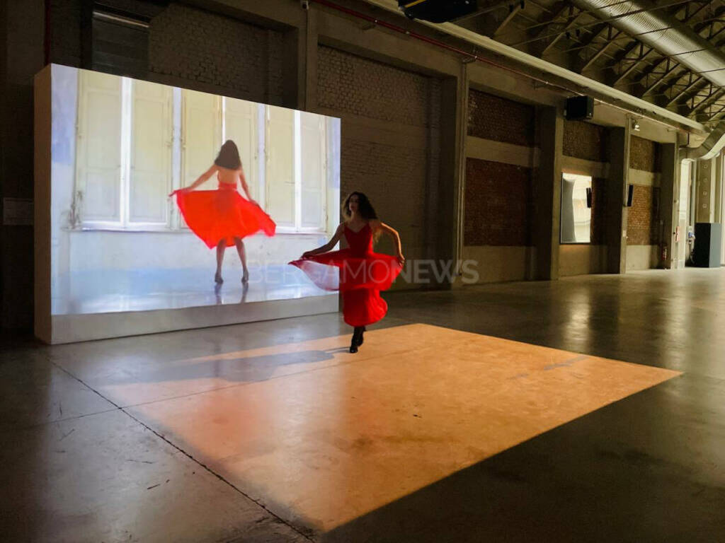 Marina Abramovic strega Bergamo con la sua mostra al Gres Art 671