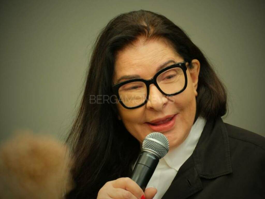 Marina Abramovic strega Bergamo con la sua mostra al Gres Art 671