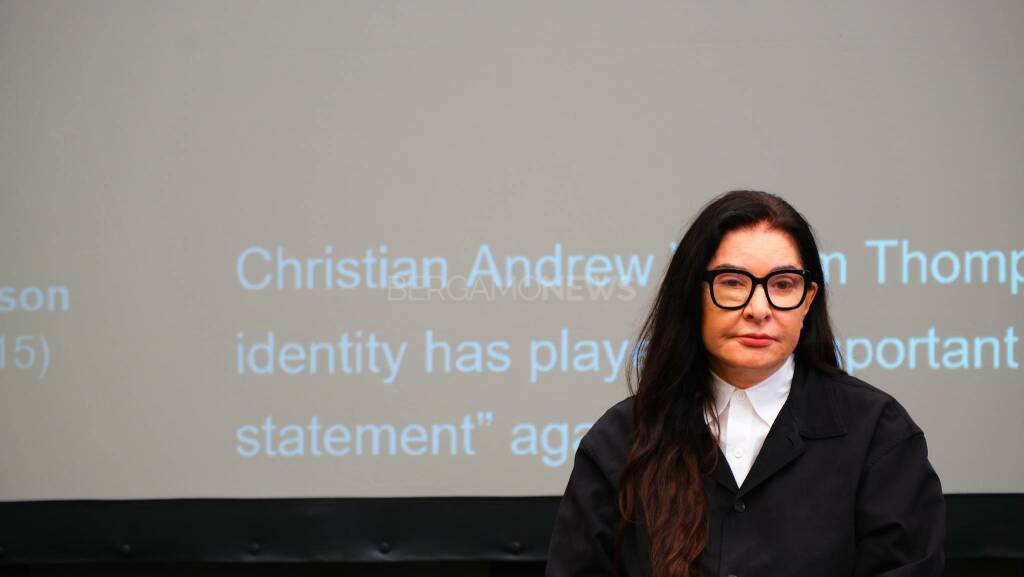 Marina Abramovic strega Bergamo con la sua mostra al Gres Art 671