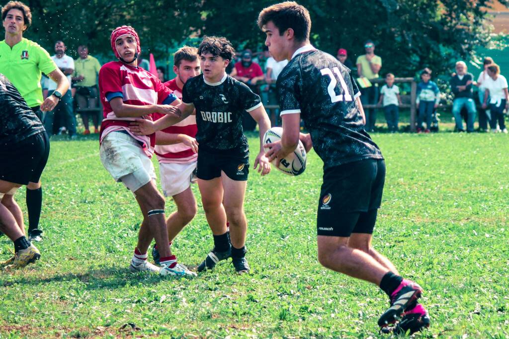 Rugby Bergamo, prima squadra sconfitta in amichevole a Rovato: cinque U18 all’esordio in Seniores