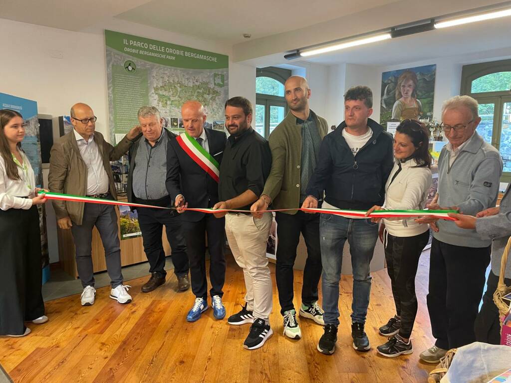 “Uniti per crescere”: inaugurato a Valbondione l’Ufficio Turistico gestito da Promoserio